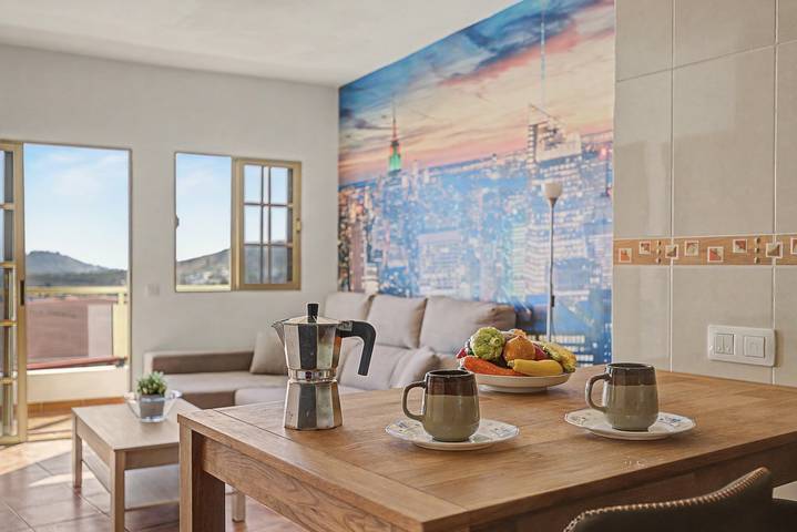 Entire apartment, Vacation Apartment 'Apartamento Buen Lugar' with Sea View and Balcony in Firgas, North Gran Canaria
