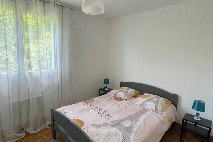 Location de vacances pour 6 personnes, avec jardin et terrasse à Chelles - 2