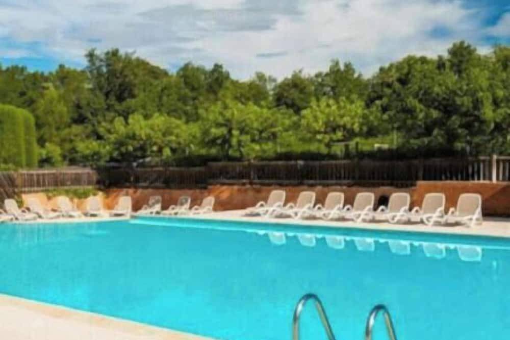 Charming Gardois Mazet in vacation residence in Gaujac, Nimes und Umgebung