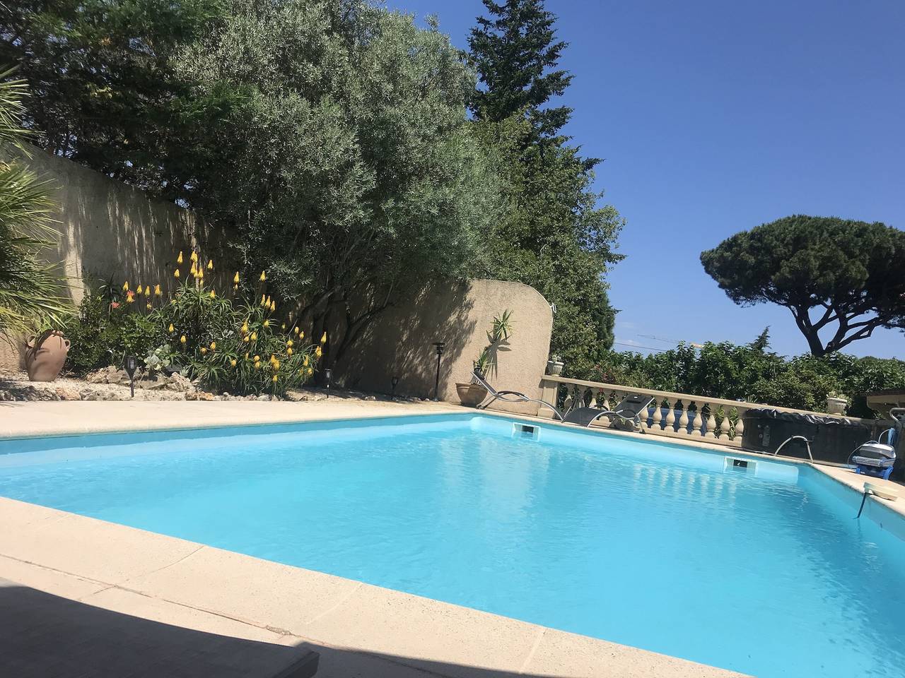 Villa ensoleillée à Sainte-Maxime avec piscine privée in La Nartelle, Sainte-Maxime