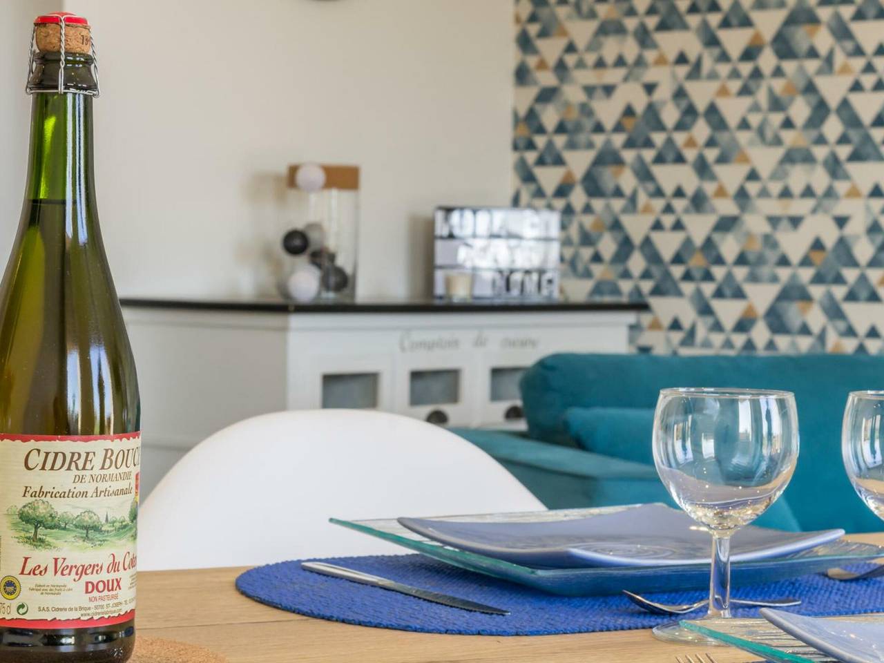 Maison au bord de la baie avec animaux admis et parking à Vains in Vains, Baie du Mont-Saint-Michel