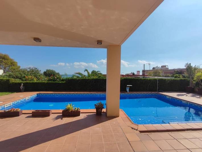 Casa rural para 17 personas, con Jacuzzi y Terraza además de Jardín y Piscina en Alcanar - 2