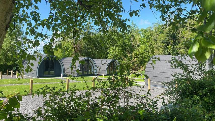 Glamping for 4 people, with Garden and Pool as well as Sauna in County Fermanagh