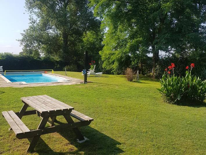 Location de vacances pour 2 personnes, avec jardin ainsi que vue et piscine à Angoumé - 3