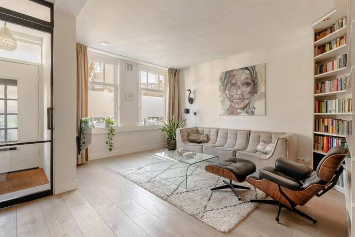 Vakantiehuis voor 6 personen, with Balkon and Whirlpool as well as Terras and Tuin in Amsterdam West