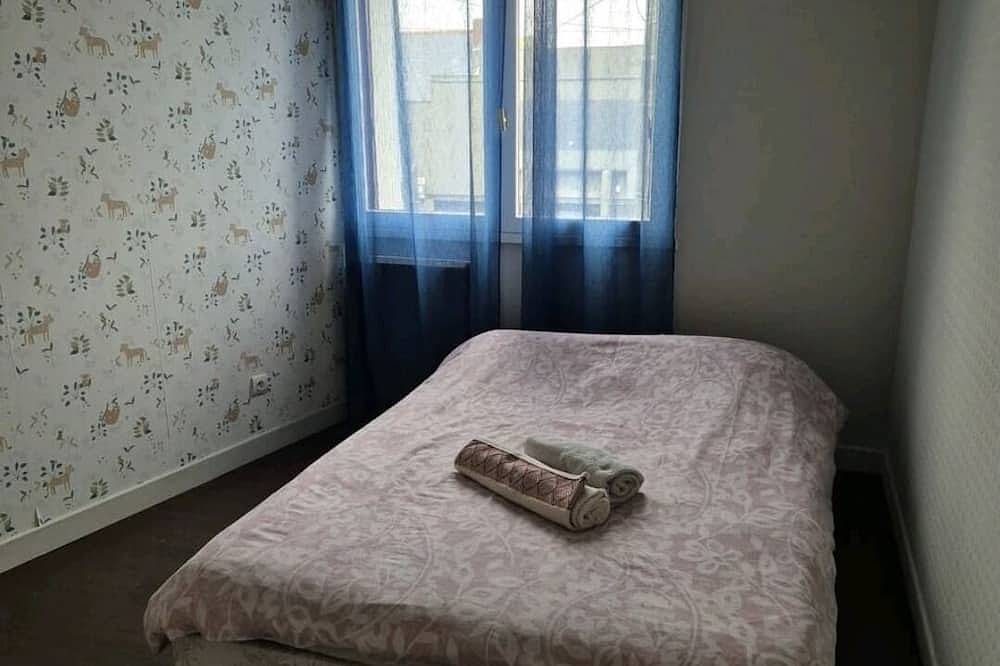 Entire apartment, Spacious apartment with balcony in Nantes, Nantes region