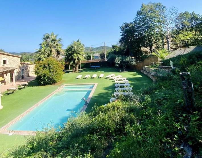 Casa rural para 30 personas, con jacuzzi además de jardín y piscina en Provincia de Gerona - 2