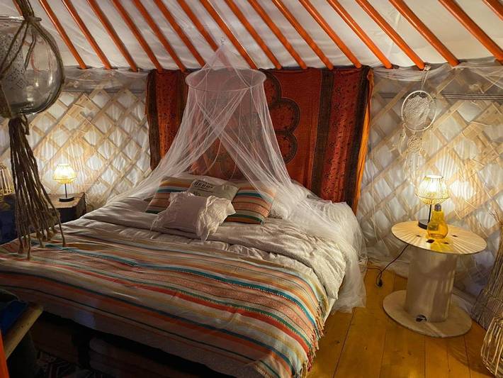 Tienda para 3 personas, con sauna y jacuzzi además de piscina y jardín - 1