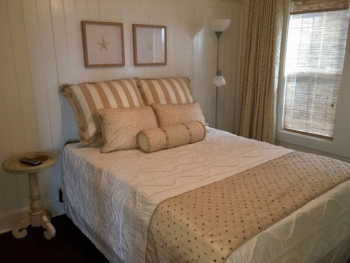 Vacation house for 4 people, with balcony in Kill Devil Hills