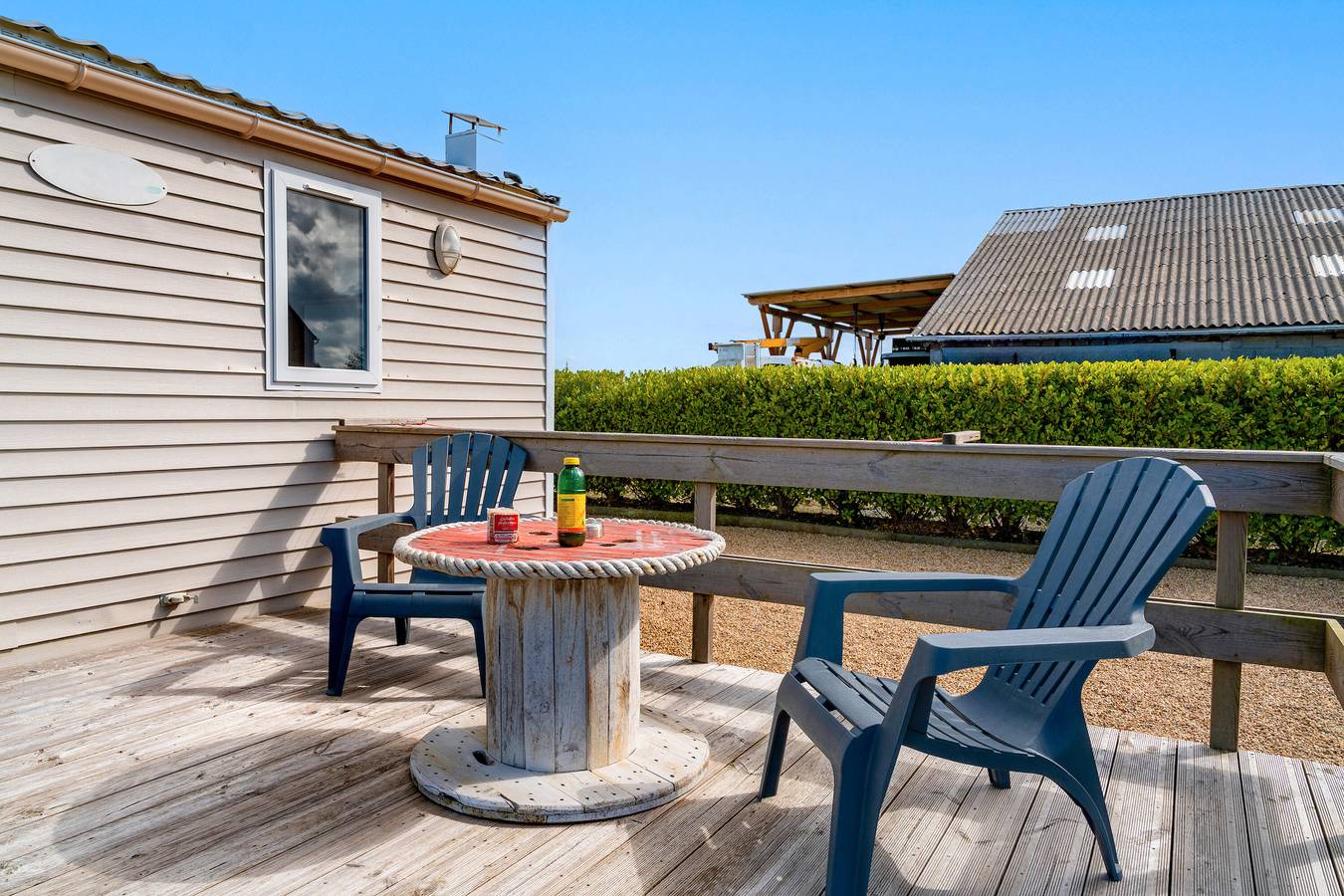 Apartamento vacacional entero, Mobil-home 'Ty Reuniou' con vistas al mar, terraza privada y jardín privado in Cléder, Ceinture Dorée