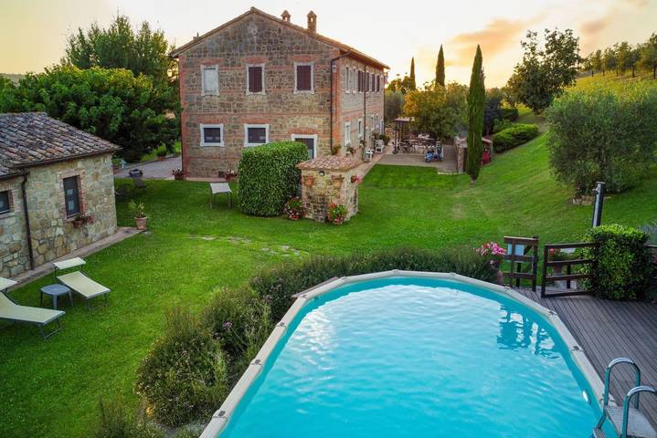 Villa pour 18 personnes, avec piscine et jardin dans Val d'Orcia - 2