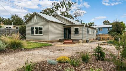 Holiday Home for 8 People in Anglesea, Surf Coast Shire, Photo 1