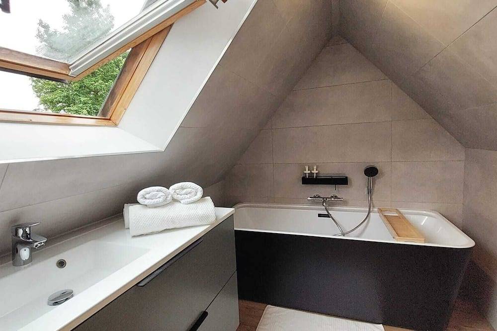 \"Chez Paul\", Maison de campagne rénovée avec jardin, barbecue et spa au calme. in Saint-Roch-de-l'Orbiquet, Région de Lisieux
