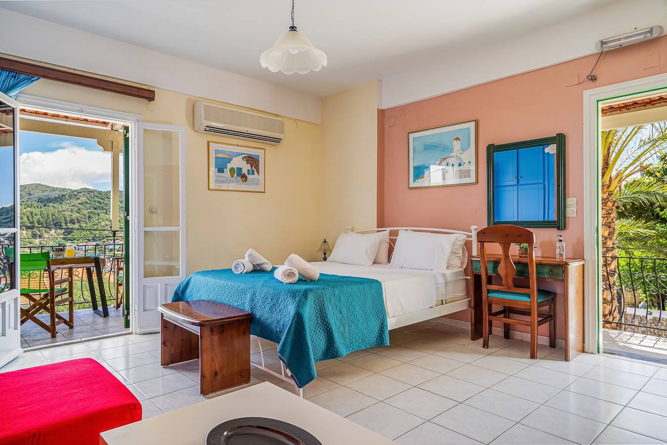 Studio entier, Studio 'Veronis 1' avec vue sur la mer, piscine partagée et Wi-Fi. in Vathy, Ithaque