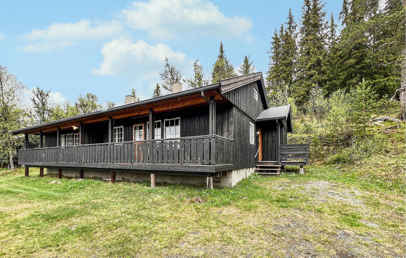 Ferienhaus für 6 Personen mit Pool in Nord-Fron
