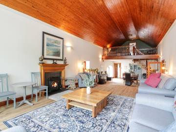 Log Cabin for 10 People in Falkirk, Scotland, Photo 2