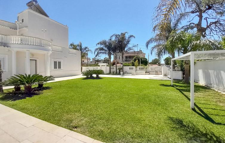Casa vacanza per 5 persone, con Idromassaggio e Giardino nonché Piscina a Leporano Marina