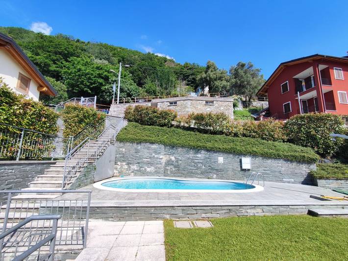 Ferienwohnung für 2 Personen, mit Seeblick und Garten sowie Balkon in Comune di San Siro