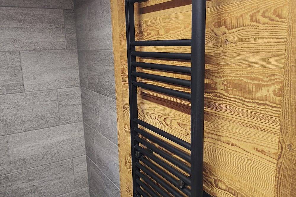 De Schoff, tiny walser cabin with breathtaking views in Alagna Valsesia, Wallisian Alps