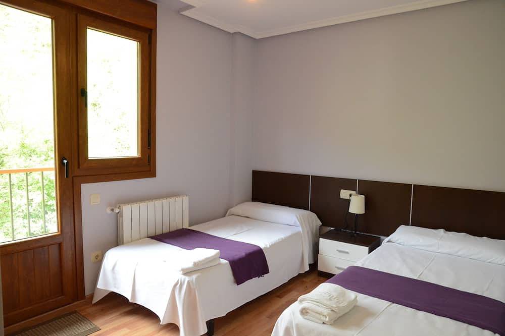 Apartamento entero, Apartamentos El Rincón De Limes in Cangas del Narcea, Cordillera Cantábrica