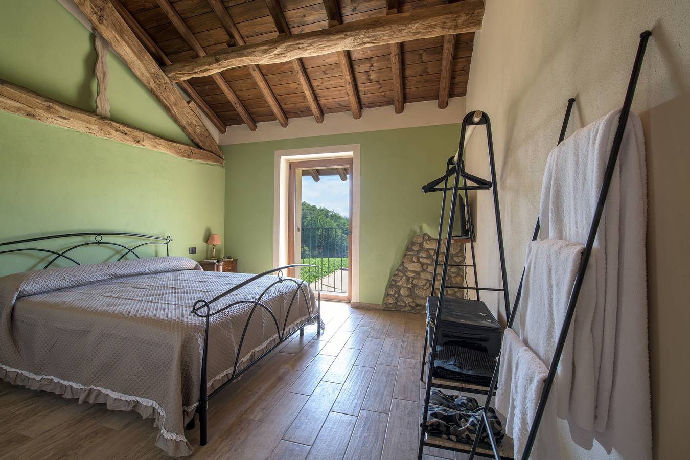 Charmante retraite à Alessandria avec lit queen-size et piscine extérieure in Gavi, Province d'Alexandrie