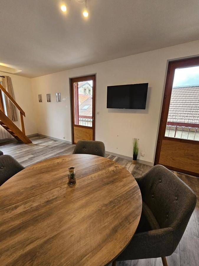 Gîte pour 4 personnes, avec balcon à Pontarlier - 2