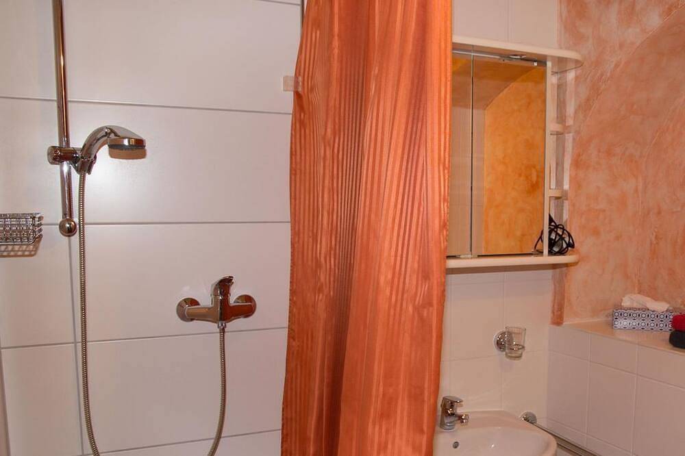 Ganze Wohnung, Ein-Zimmer-Appartment Kleinaberfein - Gästehaus Solana in Minfeld, Kurpfalz