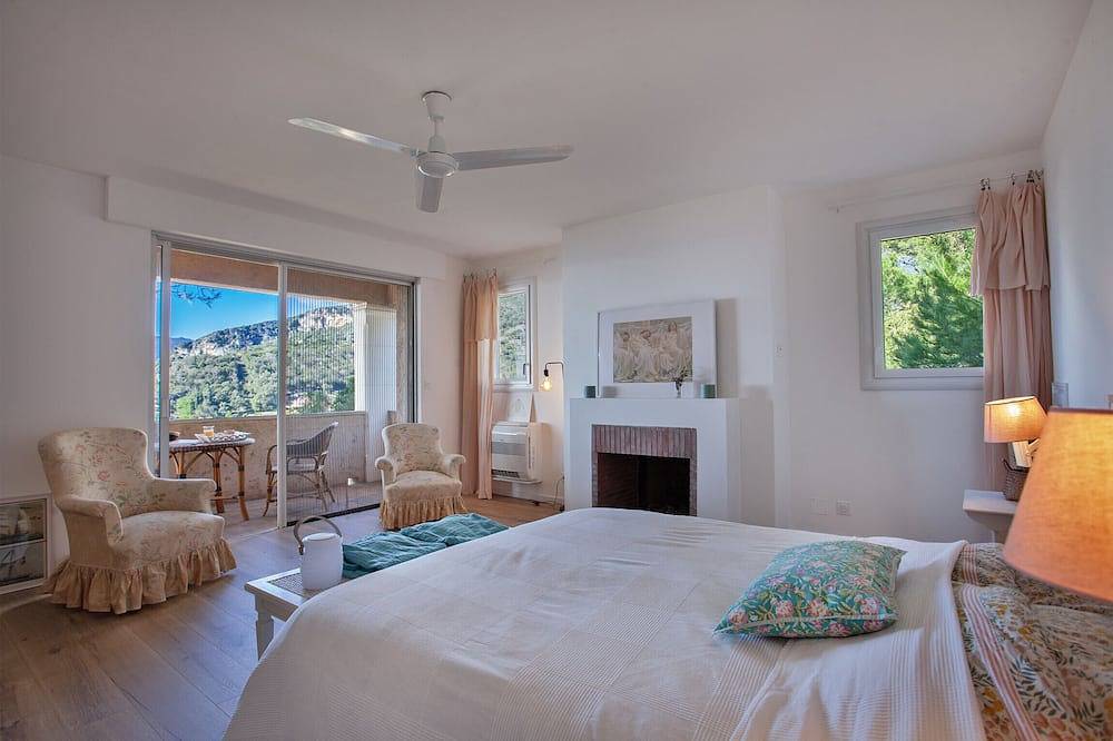 Casa Marinu Muntese near the convent of Erbalunga, with terrace sea view in Erbalunga, Brando