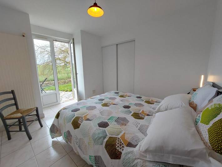 Location de vacances pour 11 personnes, avec vue sur le lac ainsi que vue et jardin à Saint-Aubin-du-Désert - 3