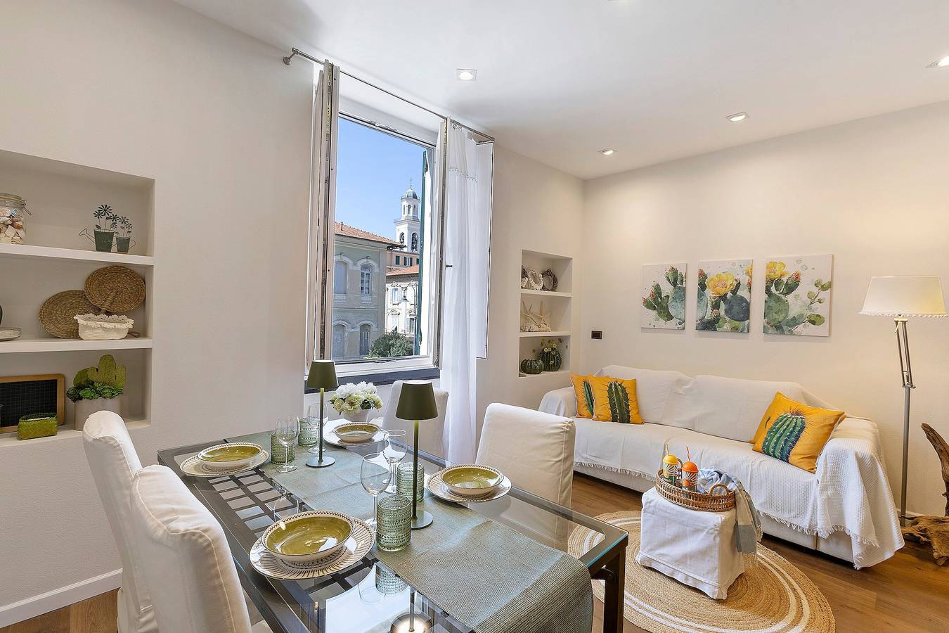 Apartamento entero, Céntrico y tranquilo apartamento 'Piazzetta della Torre' con aire acondicionado in Chiavari, Riviera di Levante