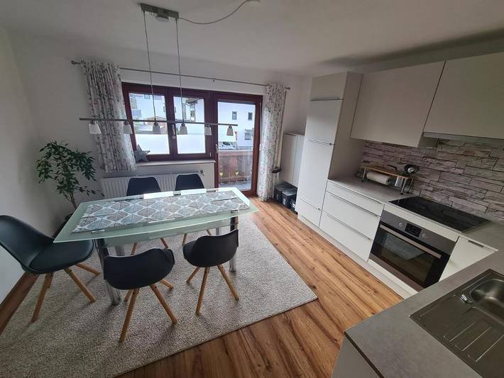 Ferienwohnung für 5 Personen, mit Balkon und Terrasse sowie Ausblick in Reutte - 2