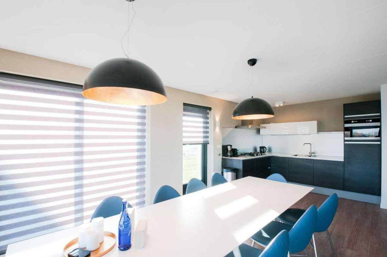 Freistehende Ferienvilla für 10 Personen mit großem Garten und 3 Badezimmern in Tholen in Tholen, Niederländische Nordsee