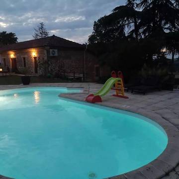 Gîte pour 5 personnes, avec terrasse et piscine à Maylis (Landes)
