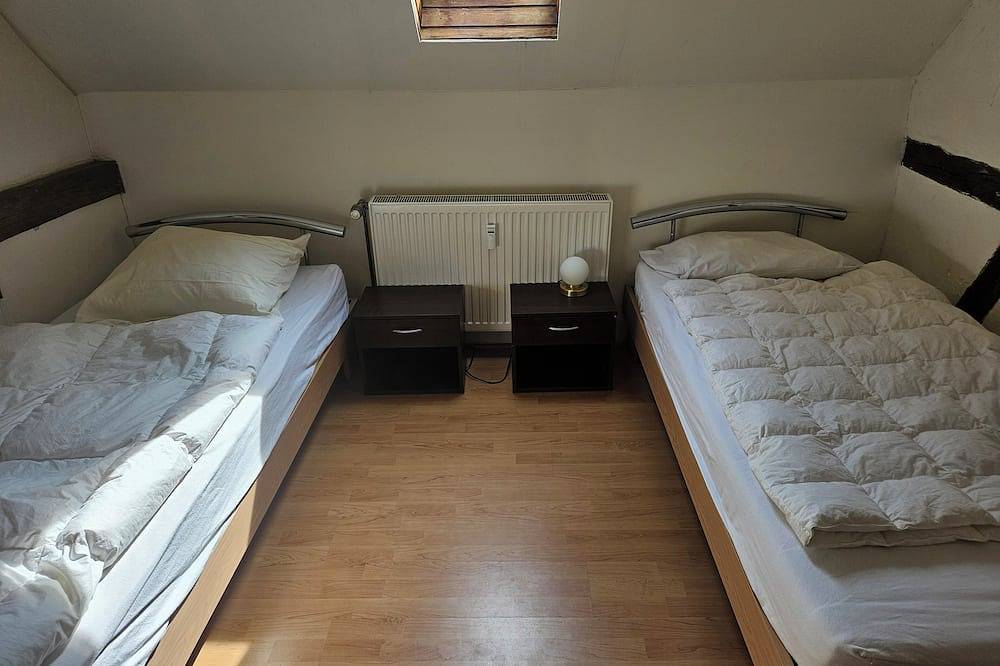 Ganze Wohnung, Beautiful apartment located in a Fachwerk style farmhouse in the Hünsruck Hochwald in Oberhambach, Nahetal