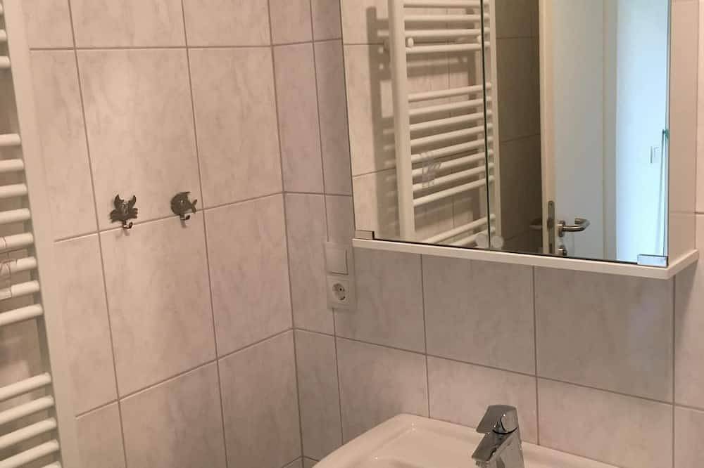 Ganze Wohnung, Ferien mit Ponys, Wlan, Tv, Geschirrspüler, Backofen in Stollhamm, Butjadingen