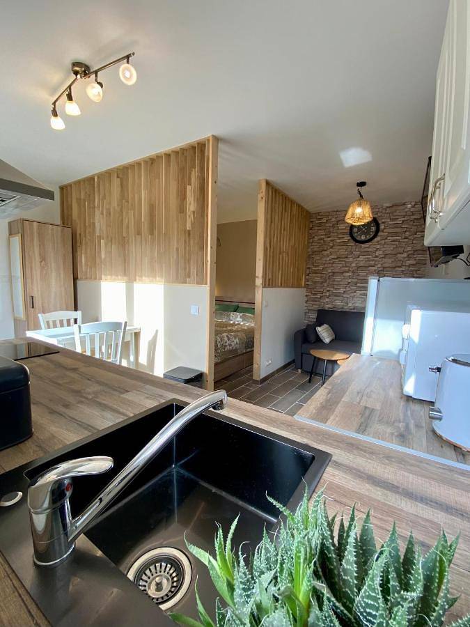 Appartement entier, Studio 263 in Suze-la-Rousse, Région de nyons