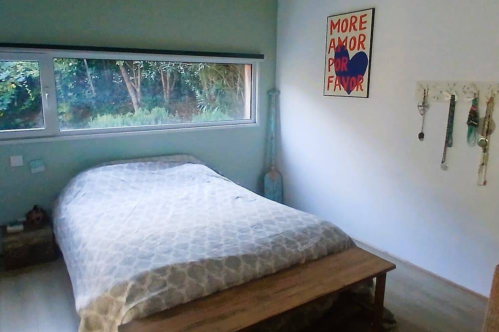 Atypical house in a green setting only 20 minutes from Nice in Contes, Nizza Region