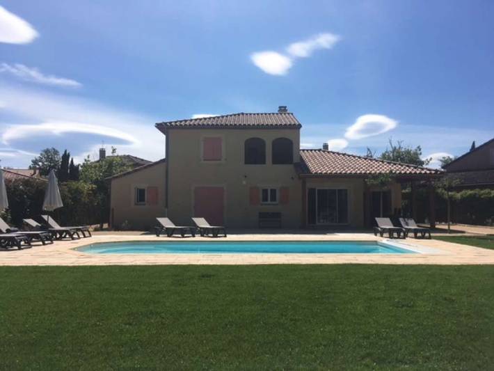 Villa pour 10 personnes, avec piscine à Vallon-Pont-d'Arc