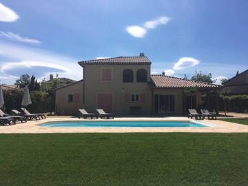 Villa pour 10 personnes, avec piscine à Vallon-Pont-d'Arc