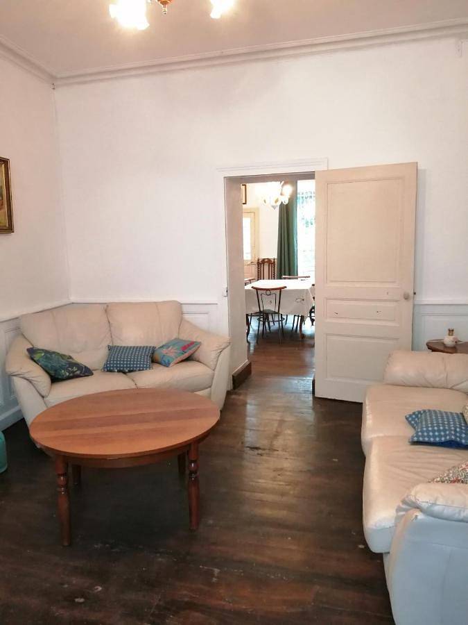 Grande maison de ville avec jardin Valence en Poitou pour 8 à 14 personnes in Couhé, Vienne (France)