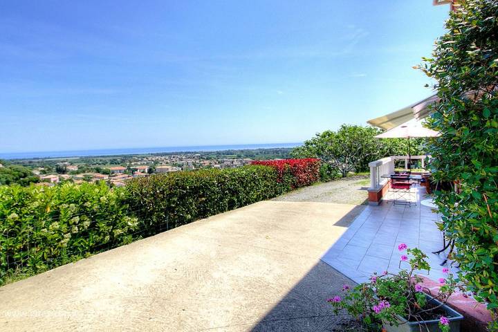 Gîte pour 2 personnes, avec Terrasse ainsi que Jardin et Vue dans Folelli - 3