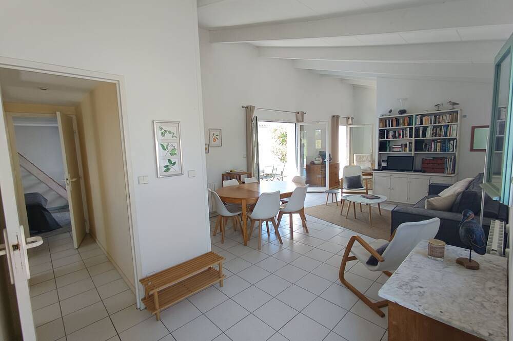 Bright single-storey house with enclosed garden in Les Portes-en-Ré in Les Portes-en-Ré, Ile de Re