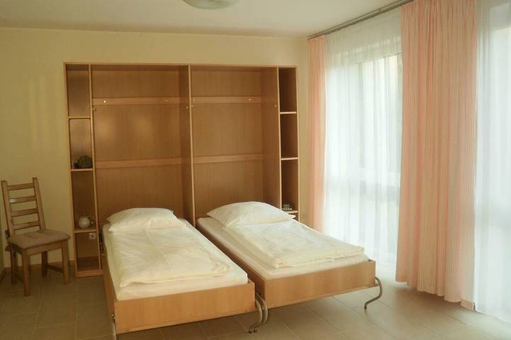 Ganze Wohnung, Ferienwohnung Obergeschoss - Ferienwohnhaus Drei am Zemminsee in Naturbadestelle Schweriner See, Schwerin (Brandenburg)