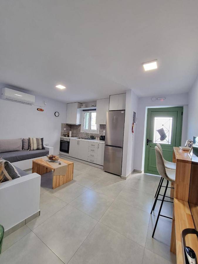 Gîte pour 3 personnes, avec terrasse à Galaxidi