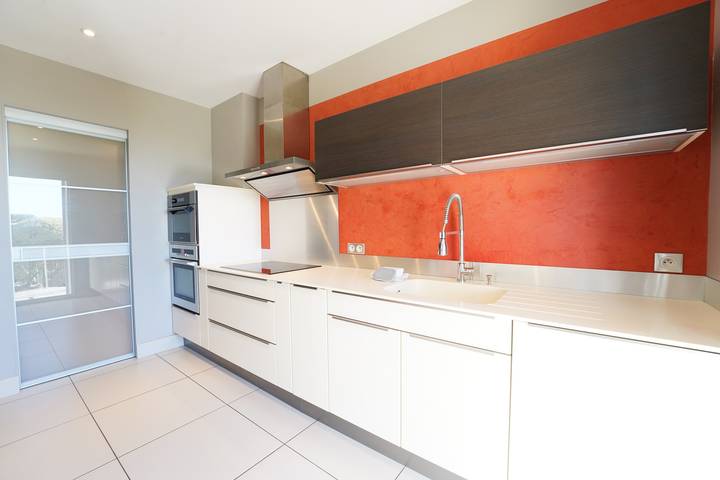 Location de vacances pour 8 personnes, avec Terrasse ainsi que Jardin et Piscine à Talmont-Saint-Hilaire - 4