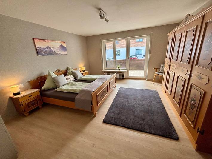Ferienwohnung für 4 Personen, mit Balkon und Terrasse sowie Garten und Ausblick in Ofterschwang