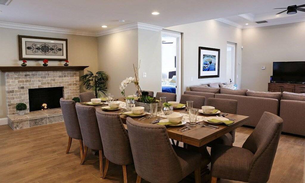 Fantastische 6 Schlafzimmer, 4 Bäder Pool Home in Anaheim, Orange County