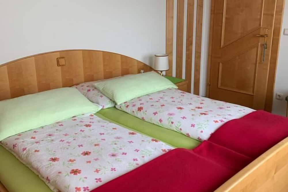 Ganze Wohnung, Charmantes Apartment in Goldegg, Österreich - Bergblick und privater Eingang in Goldegg, Ski Amadé