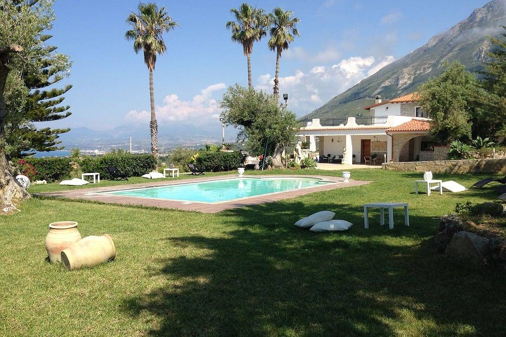 Casa vacanza a Vallo di Mazara a partire da 424€ a notte