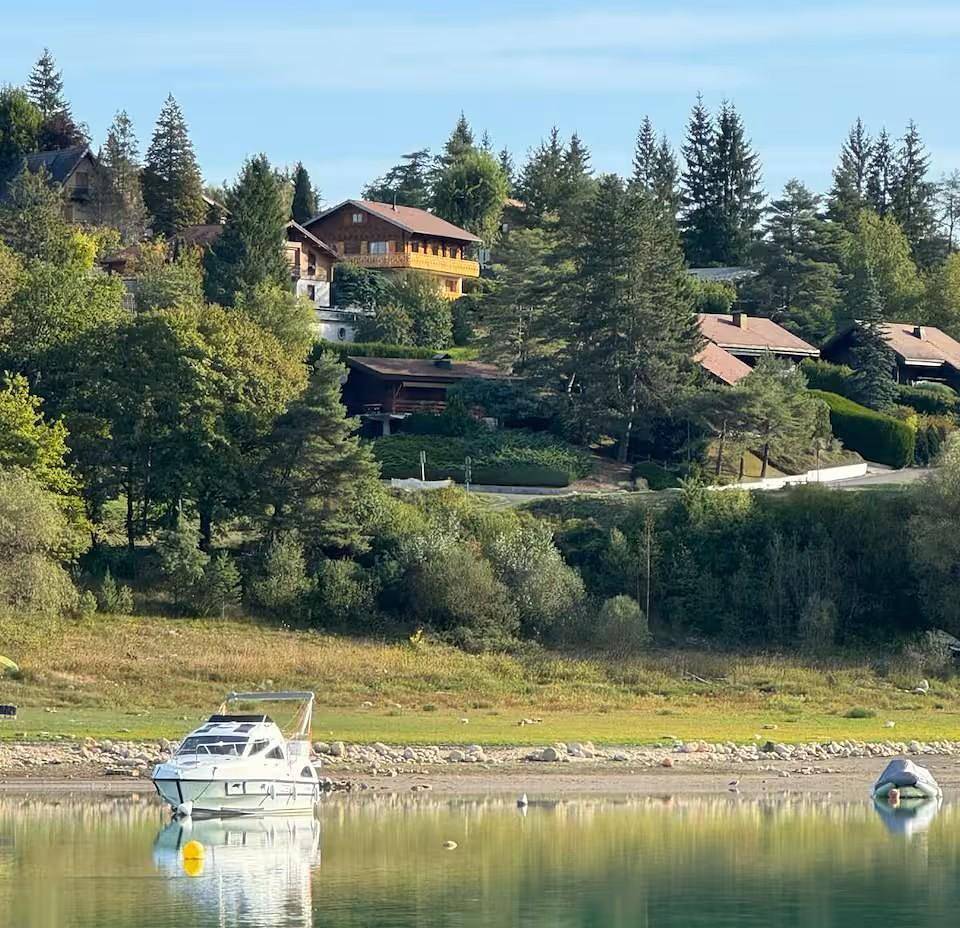 Le Chalet du silence in Barésia-sur-l'Ain, Jura Francais